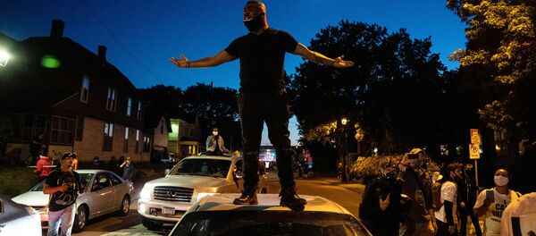 Протестующие в Миннеаполисе Протестующие в Миннеаполисе - Sputnik Таджикистан