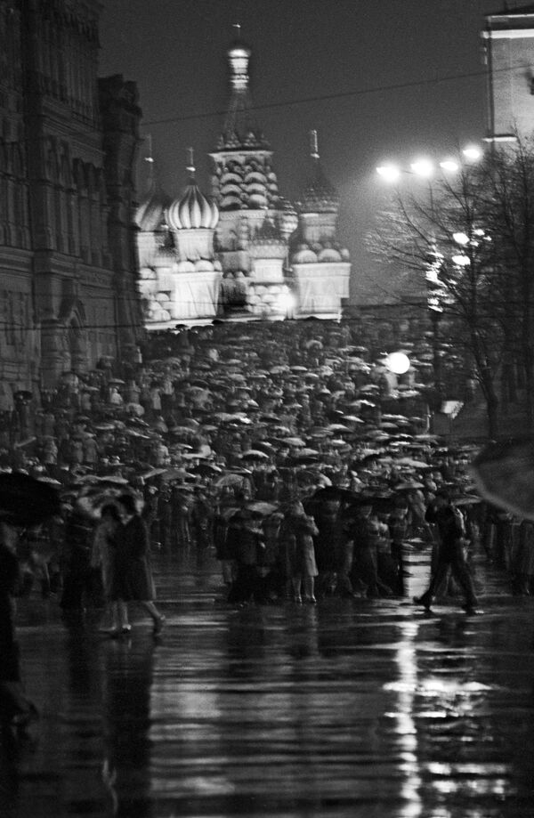 Дождь в Москве. - Sputnik Таджикистан