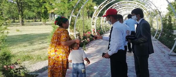 Деятельность рабочих групп по информированию населения о коронавируса в Душанбе Деятельность рабочих групп по информированию населения о коронавируса в Душанбе - Sputnik Тоҷикистон