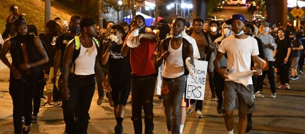 Протесты в США - Sputnik Тоҷикистон