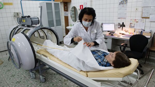 Лечение от коронавируса в барокамере - Sputnik Таджикистан