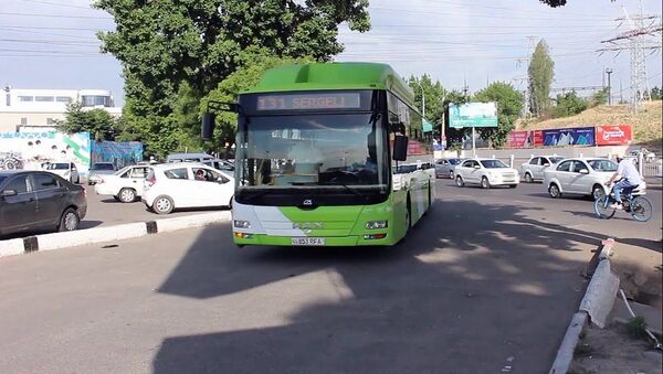 В Ташкенте возобновилось движение атвтобусов - YouTube - Sputnik Таджикистан