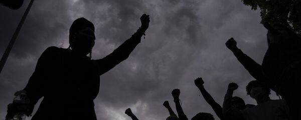 Протесты против произвола полиции в Лионе - Sputnik Таджикистан