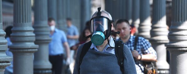 Пассажиры на платформе Ярославского вокзала в Москве Пассажиры на платформе Ярославского вокзала в Москве - Sputnik Тоҷикистон