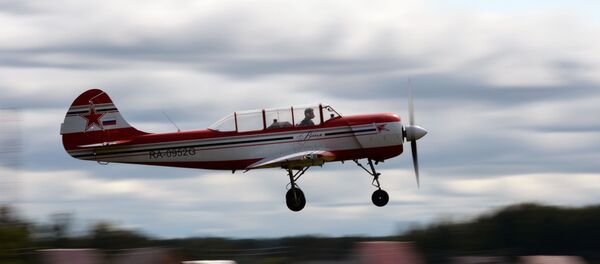 Самолет Як-52, архивное фото Самолет Як-52, архивное фото - Sputnik Таджикистан