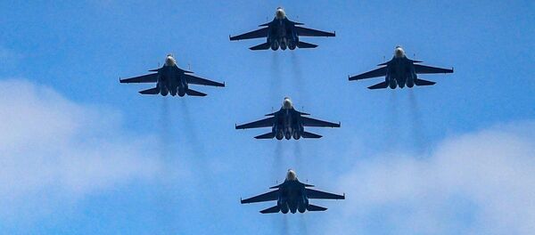 Истребители Су-30СМ, архивное фото Истребители Су-30СМ, архивное фото - Sputnik Таджикистан