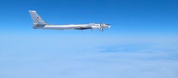 Русские “медведи” напугали США: Ту-95МС совершили полет над Тихим океаном - YouTube - Sputnik Таджикистан