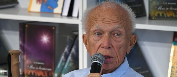 Ученый, публицист Сергей Хрущев - Sputnik Тоҷикистон