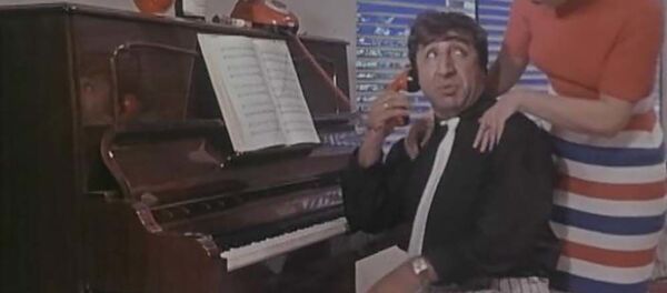 Кадр из художественного фильма Белый рояль - Sputnik Таджикистан