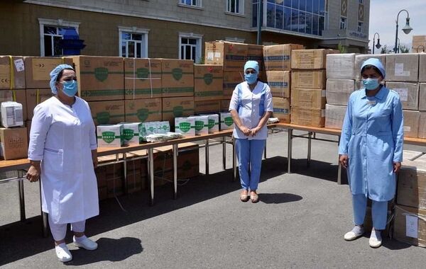 Аз 200 таҷҳизоти нафасдиҳӣ то...: Рустами Эмомалӣ ба 4 млн. сомонӣ аз Чин чӣ овард? - Sputnik Тоҷикистон