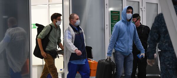 Пассажиры, прибывшие в Новосибирск, направлены на карантин в обсерваторы - Sputnik Таджикистан
