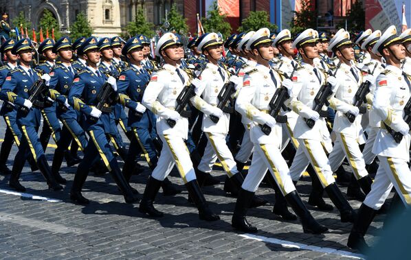 Парадный расчет армии КНР во время военного парада Победы в Москве - Sputnik Таджикистан