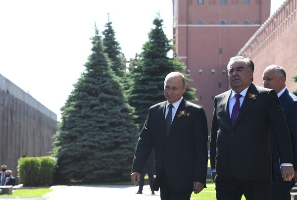 Президент России Владимир Путин и президент Таджикистана Эмомали Рахмон - Sputnik Таджикистан