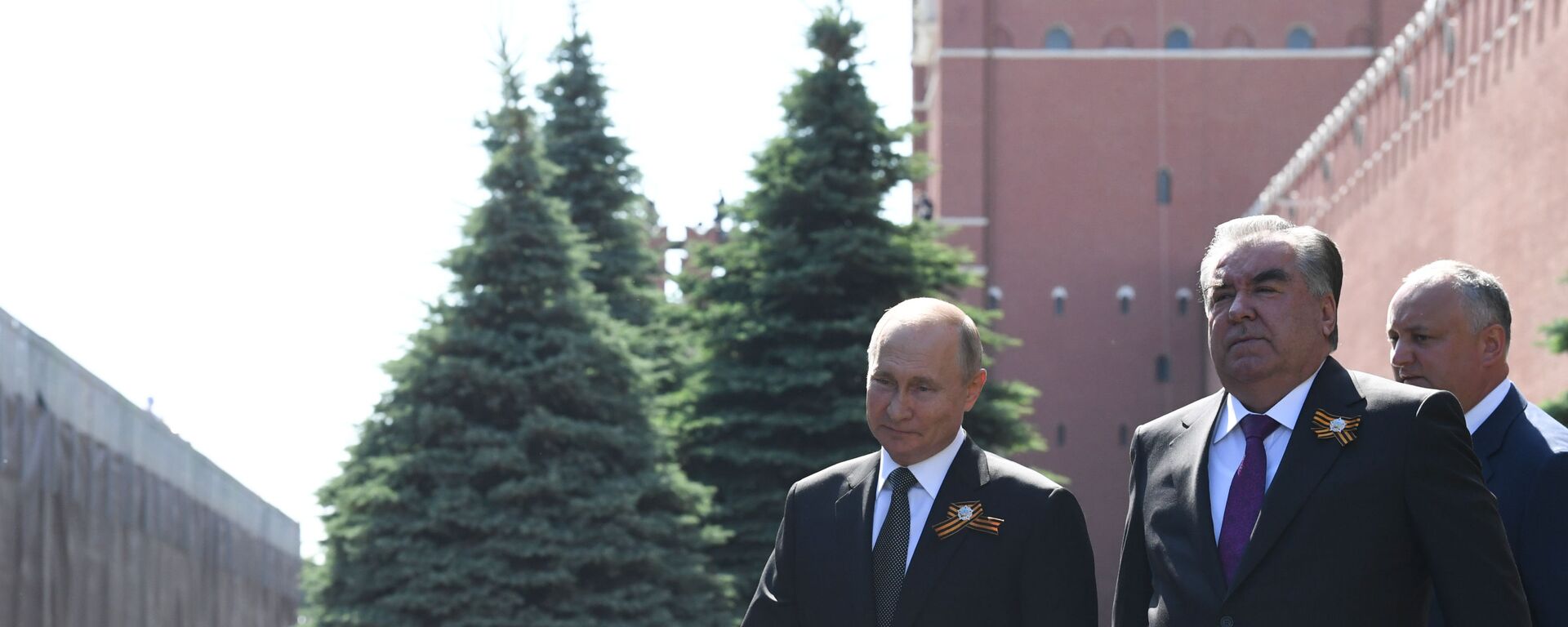 Президент России Владимир Путин и президент Таджикистана Эмомали Рахмон - Sputnik Таджикистан, 1920, 07.05.2021