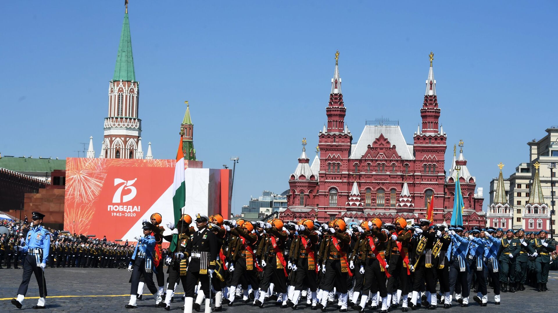 Военнослужащие армии Индии во время военного парада в ознаменование 75-летия Победы - Sputnik Таджикистан, 1920, 19.03.2022
