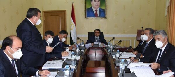 Ҷаласаи Шӯрои Маҷлиси миллии Тоҷикистон таҳти раёсати Рустами Эмомалӣ  - Sputnik Тоҷикистон