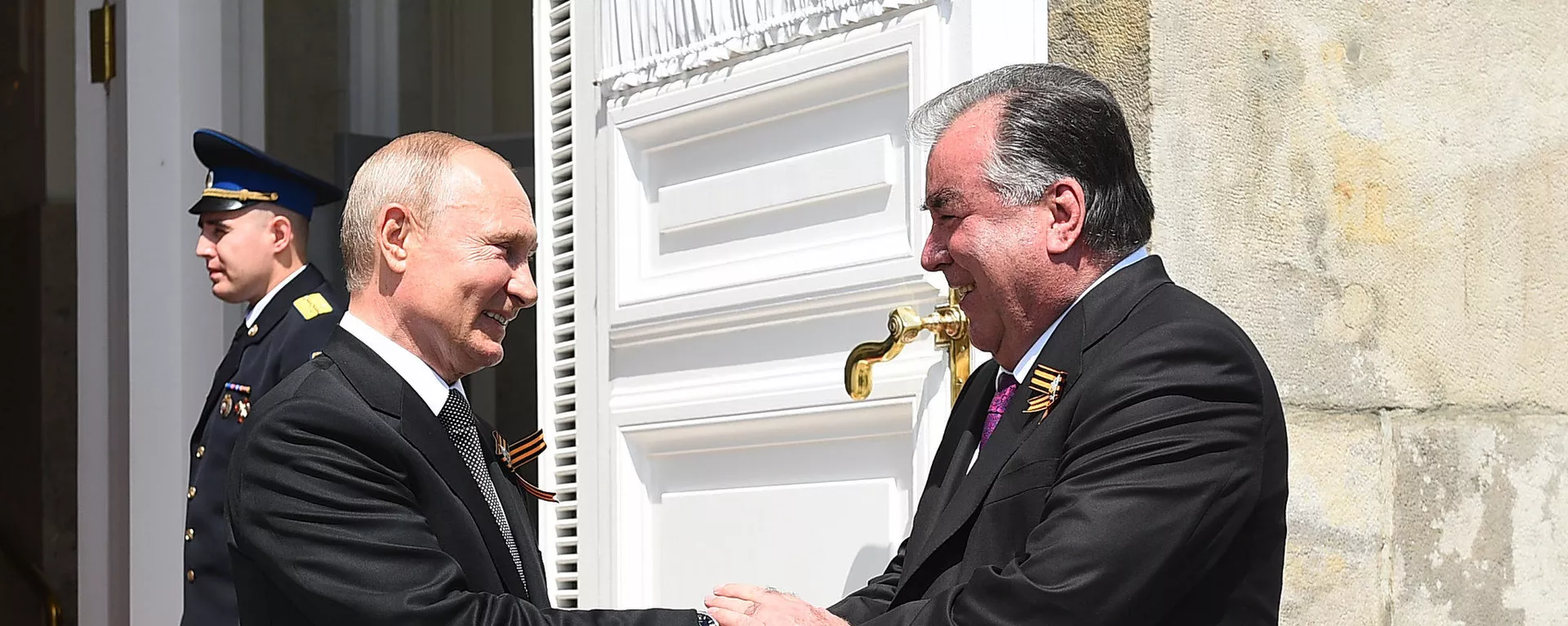 Президент РФ Владимир Путин и президент Республики Таджикистан Эмомали Рахмон - Sputnik Тоҷикистон, 1920, 08.05.2021