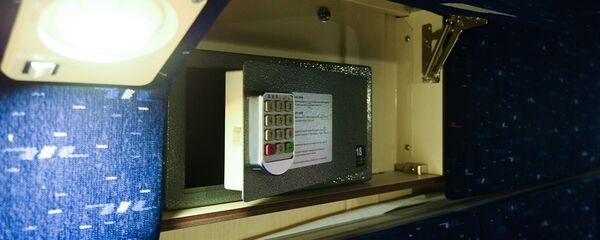 Сейф в поезде  - Sputnik Тоҷикистон