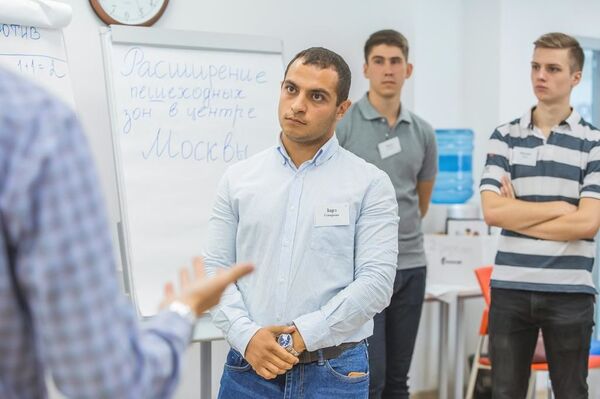 Любовь, карьера и победа над болезнью: что дает молодежи учеба в России Любовь, карьера и победа над болезнью: что дает молодежи учеба в России - Sputnik Таджикистан