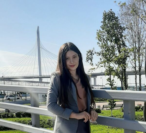 Любовь, карьера и победа над болезнью: что дает молодежи учеба в России Любовь, карьера и победа над болезнью: что дает молодежи учеба в России - Sputnik Таджикистан