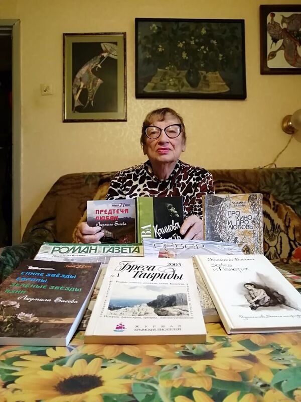 Гражданская война на страницах памяти: интервью с писательницей родом из Душанбе Гражданская война на страницах памяти: интервью с писательницей родом из Душанбе - Sputnik Таджикистан