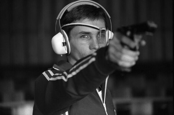 Чемпион пяти качеств из Таджикистана: олимпийский триумф Анатолия Старостина Чемпион пяти качеств из Таджикистана: олимпийский триумф Анатолия Старостина - Sputnik Таджикистан