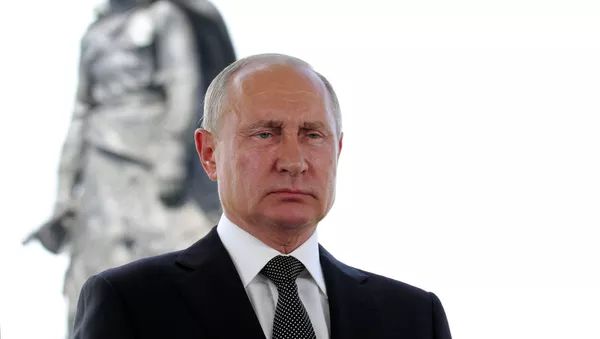 Обращение Владимира Путина к россиянам в преддверии основного дня голосования по Конституции - Sputnik Тоҷикистон