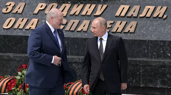 Президент РФ В. Путин и президент Белоруссии А. Лукашенко открыли Ржевский мемориал Советскому солдату - Sputnik Тоҷикистон
