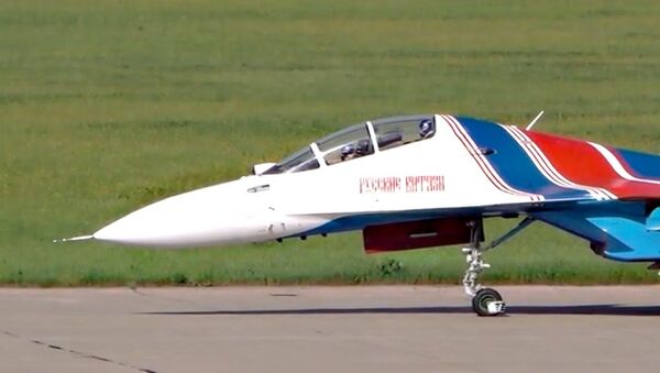 «Русские витязи» собрали в один строй три типа самолетов Су - Sputnik Таджикистан
