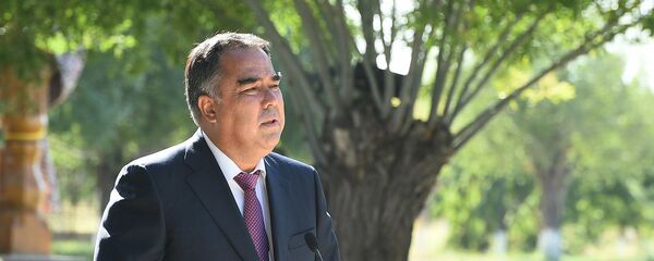 Председатель Согдийской области Раджаббой Ахмадзода - Sputnik Тоҷикистон