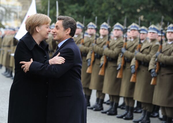 Канцлер Германии Ангела Меркель и президент Франции Николя Саркози, 2011 год - Sputnik Таджикистан